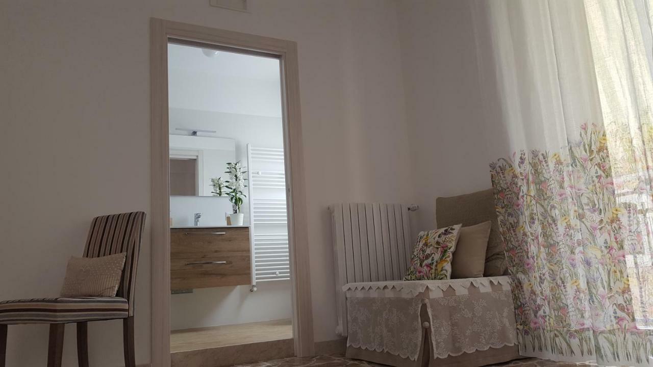 مبيت وإفطار كالتاجيروني Il Piccolo Attico المظهر الخارجي الصورة